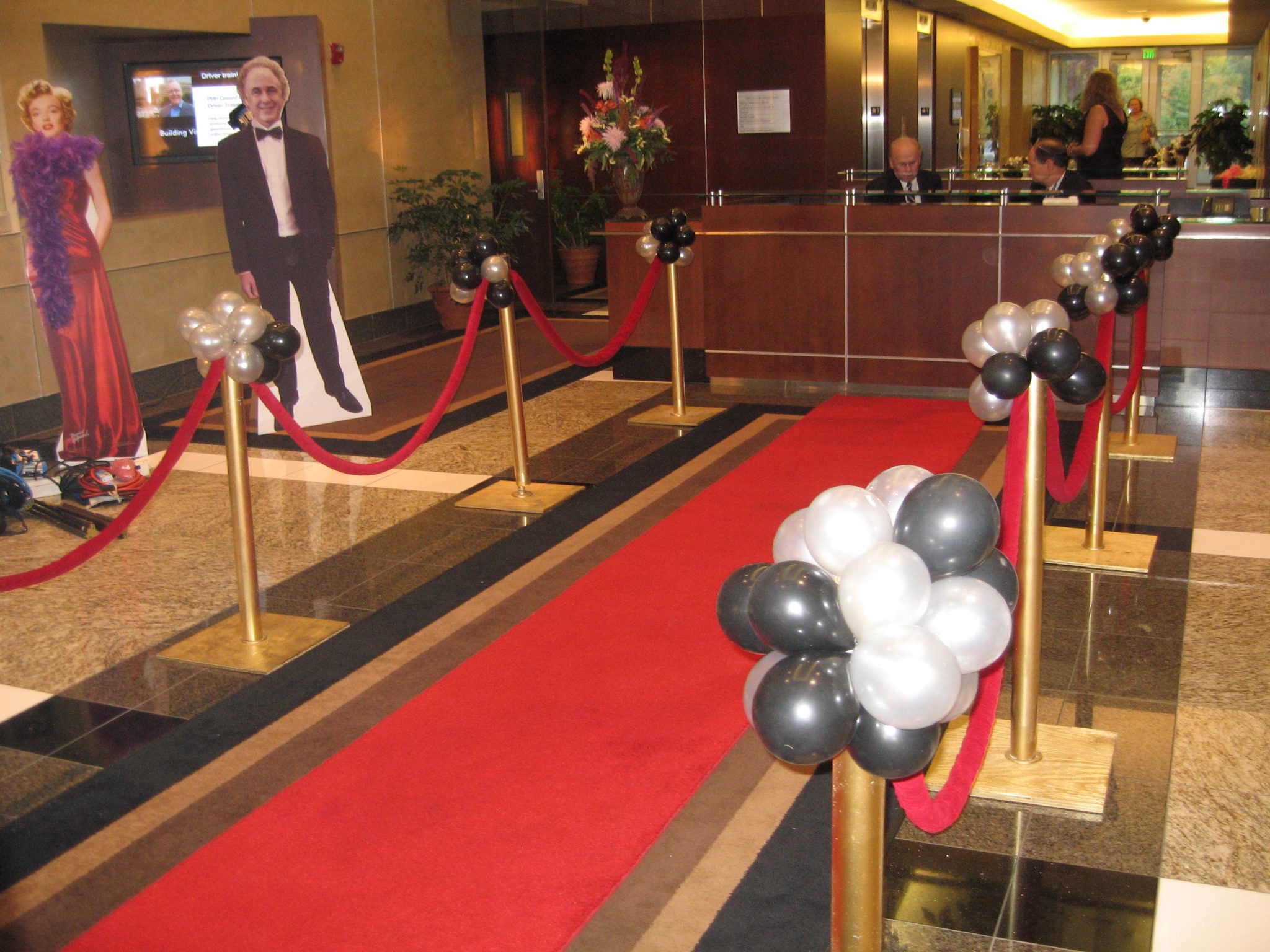 Stanchions-velvet-roping