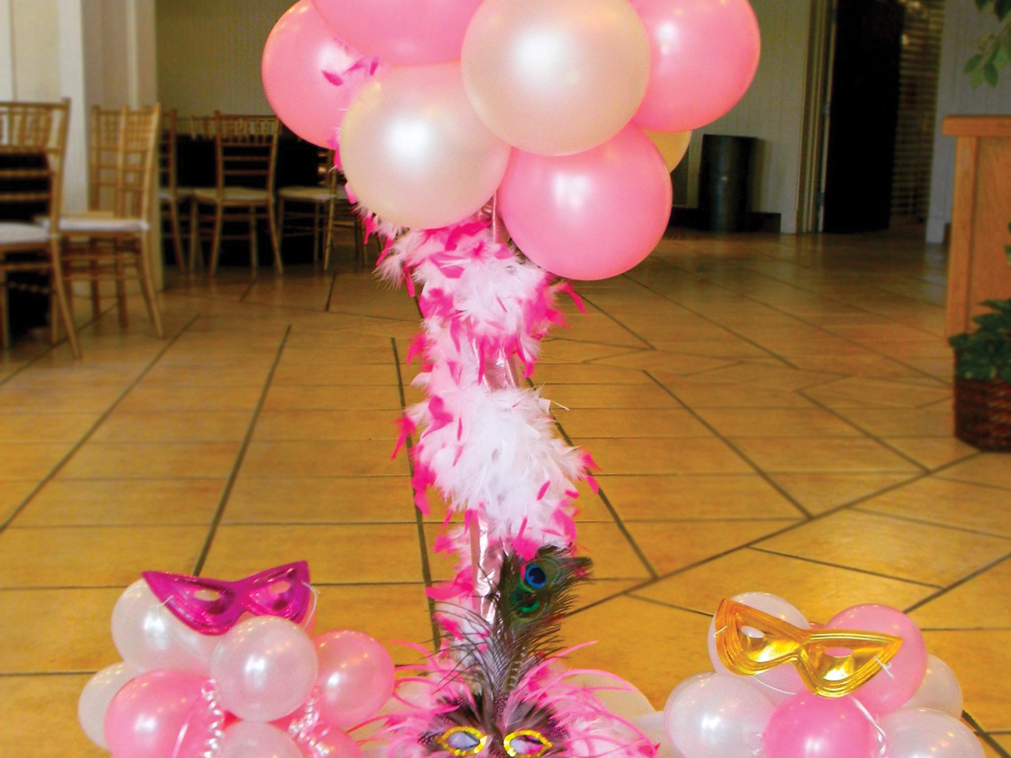 Balloon Banquet Centerpiece