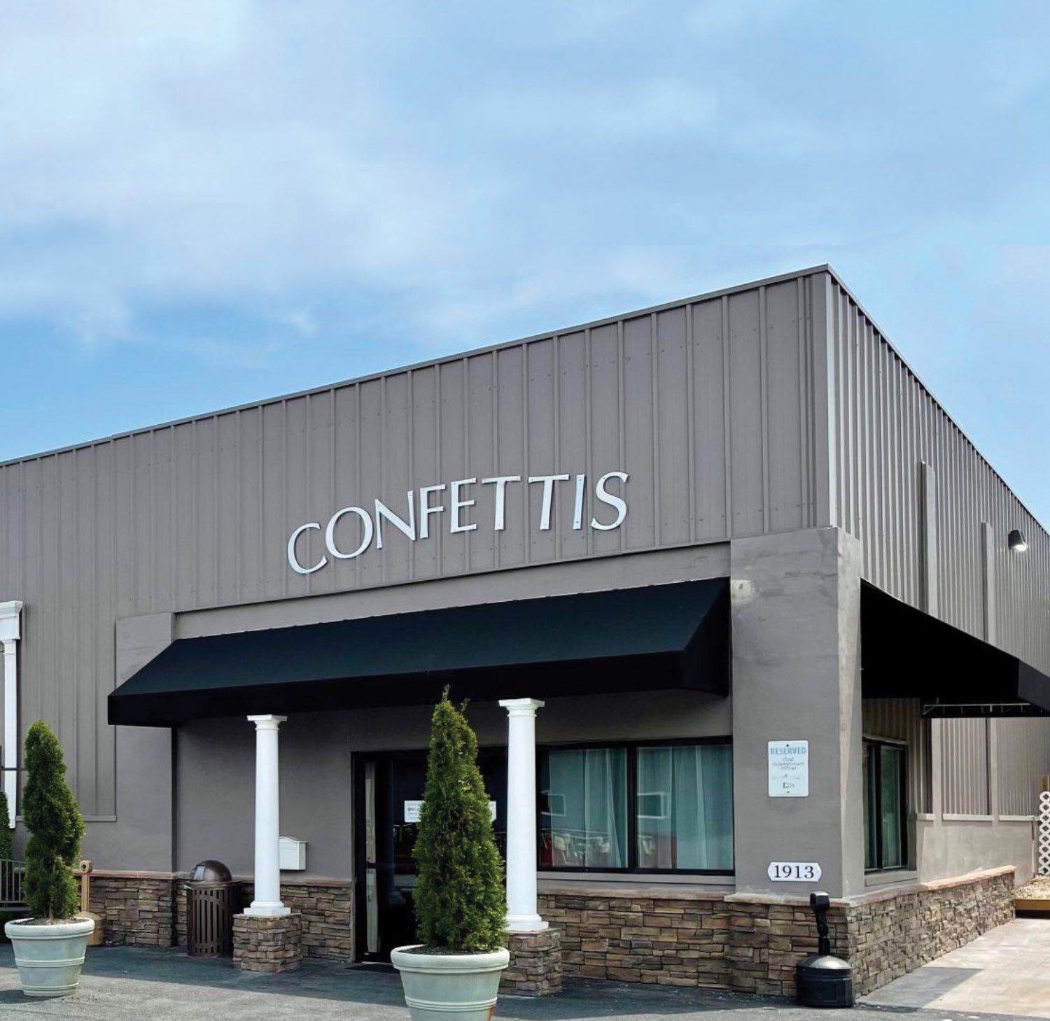 Confettis-Event-Center-in-Essex